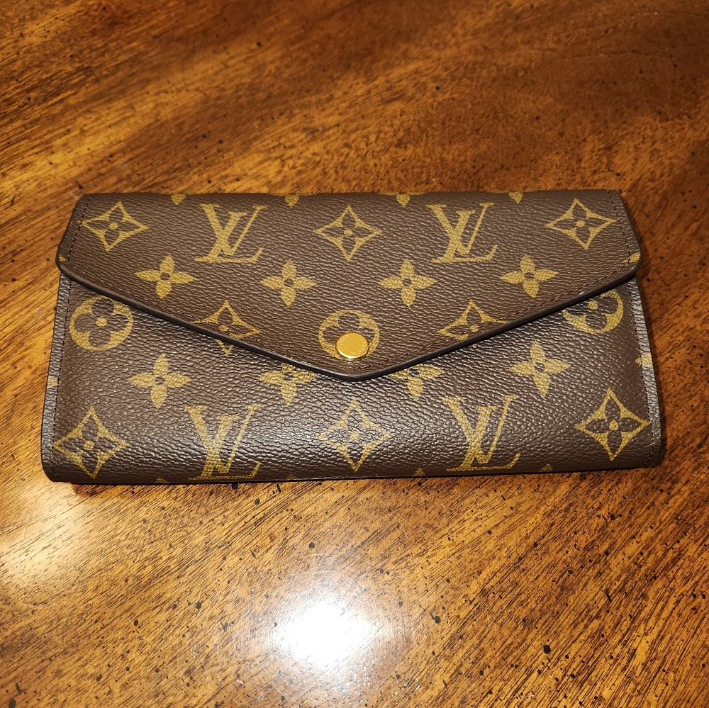 Louis Vuitton Sarah Wallet